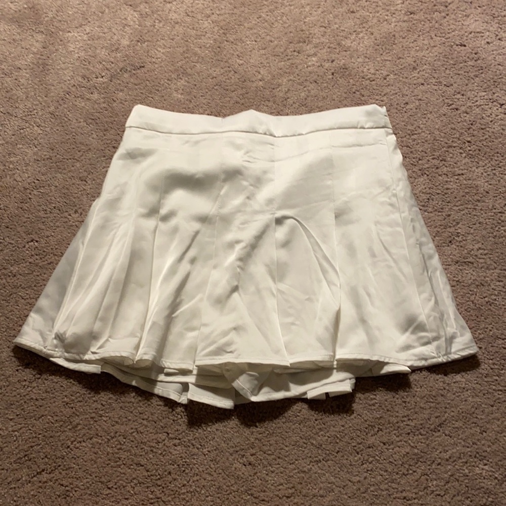 Zip Back Pleated Silky Skort